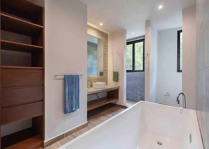 Lovely 2-bed In With Private Pool